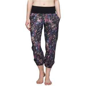 Lululemon Om Pant Floral Sport Black Multi Swift Fabric Women’s Size 4